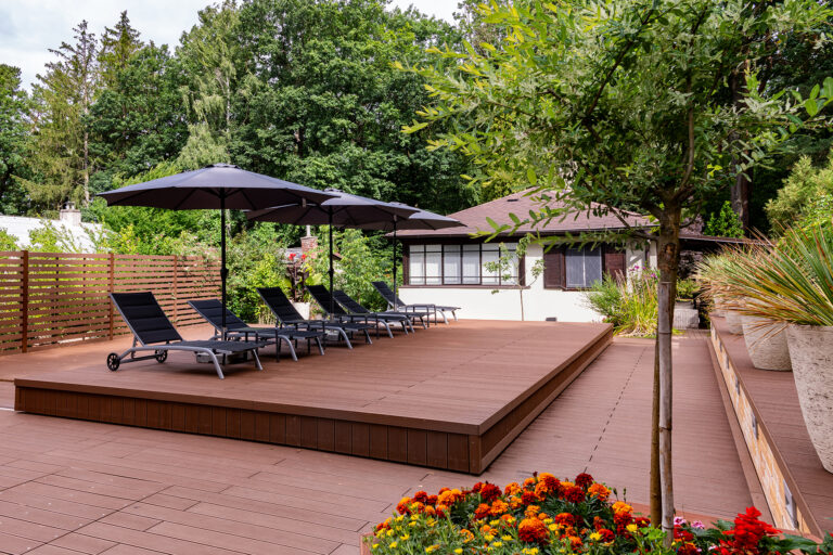 Horizontally Movable Terrace for a Garden Pool
