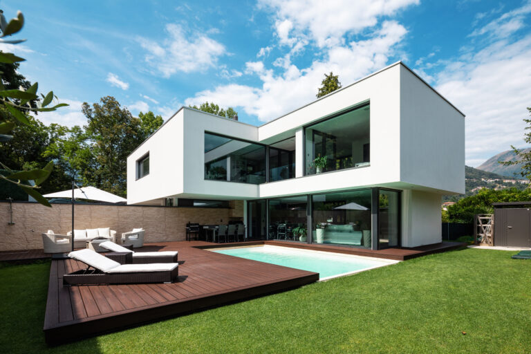 What is a Horizontally Movable Pool Floor? Luxury solution for your terrace | Aquafloors